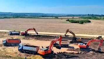 Agitație continuă pe cel mai nou șantier de autostradă din România. Ce a făcut constructorul în doar două zile (VIDEO)