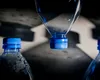 Schimbări majore pentru sticlele din plastic: noi materiale și capace biodegradabile