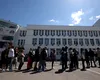 Coadă la vot. Românii din țară așteaptă și câte 30 de minute să voteze