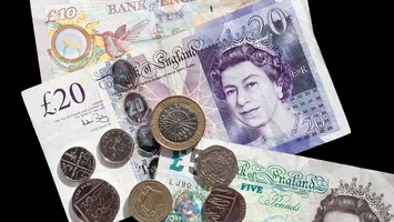 Mii de români, studenţi fictivi în Marea Britanie, doar pentru a obține împrumuturi de sute de milioane de lire