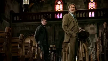 Knives Out continuă cu mister, umor și pericol în Wake Up Dead Man. Netflix anunță când va avea loc premiera filmului