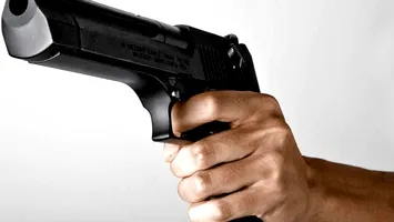 Un candidat la prezidențiale susține dreptul de a purta arme