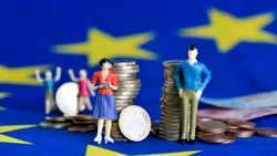 Cum a ajuns România mai departe de zona Euro decât era acum un deceniu