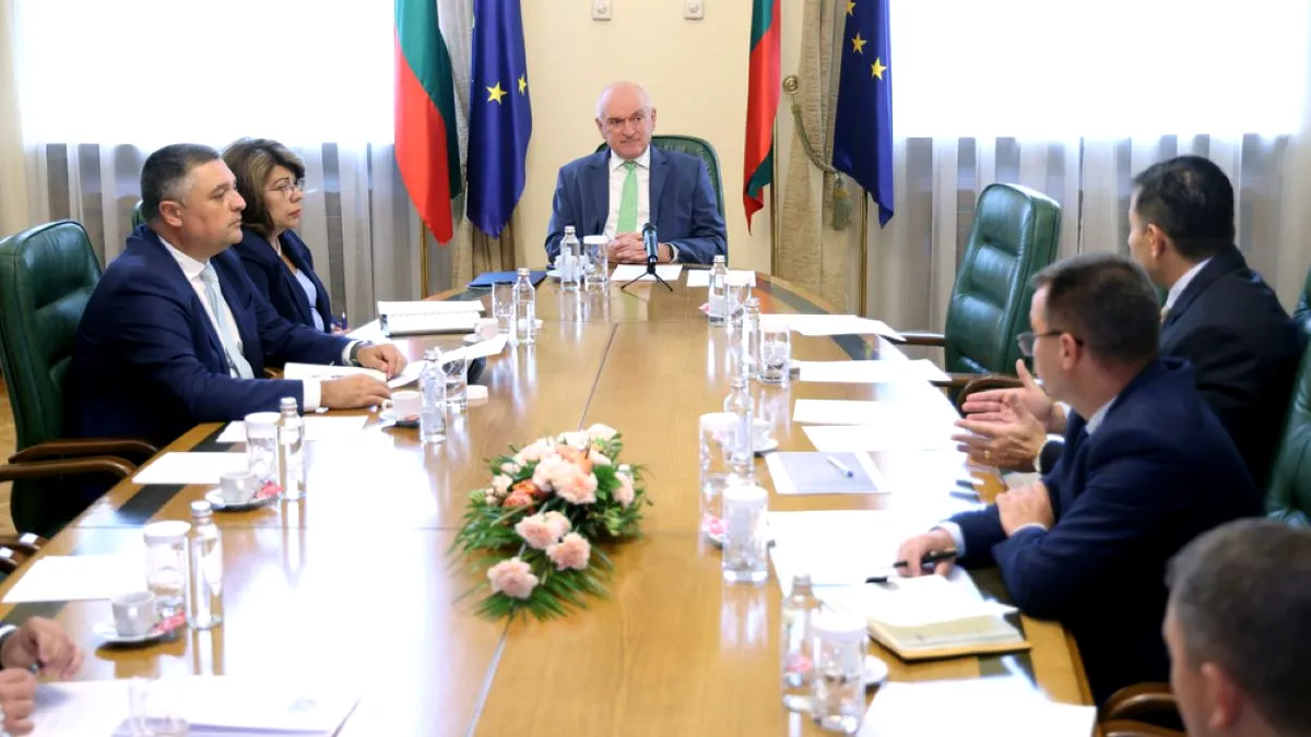 Traficul de coşmar de pe Podul Giurgiu-Ruse bagă în şedinţă de urgenţă guvernul bulgar. Premierul ordonă inspecţii la cozile de camioane