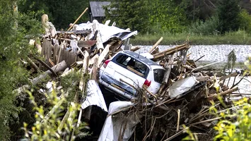 Inundații devastatoare în nord-estul țării: sute de familii evacuate, campanii umanitare în desfășurare (GALERIE FOTO)