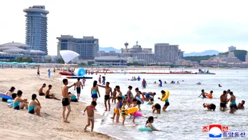 Coreea de Nord a inaugurat cu fast un mega-resort pe litoral, dar turiștii străini lipsesc