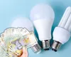 Programul guvernului Niculescu: reducere de până la 150 de lei pe facturile la energie pentru românii cu venituri mici