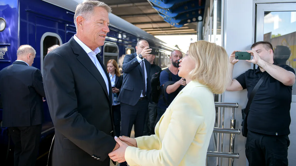 Preşedintele Klaus Iohannis se află la Kiev, alături de Macron, Scholz și Draghi. În oraș sună sirenele de alarmă
