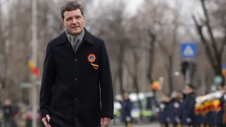 Huiduieli și tensiune la Alba Iulia. Nicușor Dan nu a scăpat de furia mulțimii