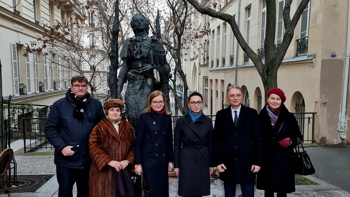 Paris - Eminescu sărbătorit în aceeași zi cu Molière