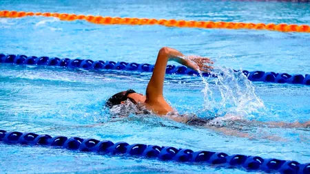 O româncă în vârstă de 16 ani, concurentă la Campionatele Mondiale de Natație din Japonia