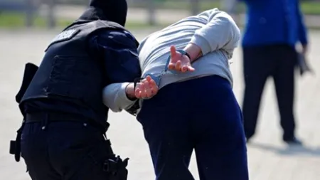 7 persoane urmărite internațional au fost aduse în țară