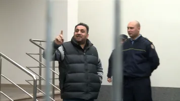 DIICOT pune sechestru pe maşinile, terenurile şi casele lui Bercea Mondialu (VIDEO)