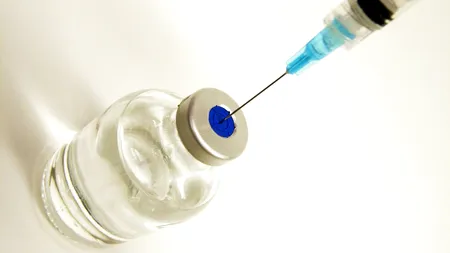 Peste 137.000 de britanici, vaccinaţi cu prima doză a vaccinului împotriva covid-19 Pfizer-BioNTech