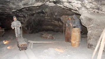S-a prăbușit una dintre cele mai vechi mine de sare din România. Evacuări și restricții de circulație