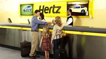 Gigantul Hertz schimbă strategia de business, și revine la mașinile clasice pe benzină