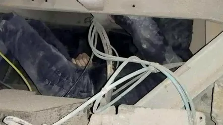 Un tânăr de 22 de ani, găsit de Poliția de Frontieră pe osia unui camion, la intrarea în România