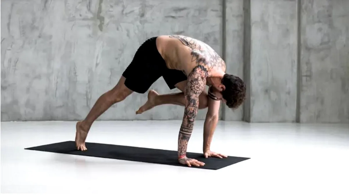 Descinderi la o grupare infracțională condusă de un intructor yoga. Avea 8 sclave sexuale