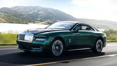 Rolls-Royce, în luptă împotriva samsarilor. Cum îi pedepsește constructorul britanic pe vânzătorii modelului Spectre