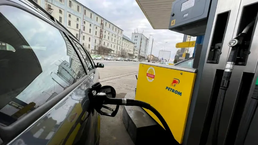 Matematica motorinei: Cum transformă statul profitul de câțiva bani în pierderi de milioane