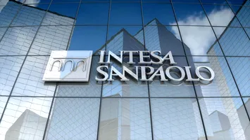 Mișcare în lumea bancară: Intesa Sanpaolo preia First Bank