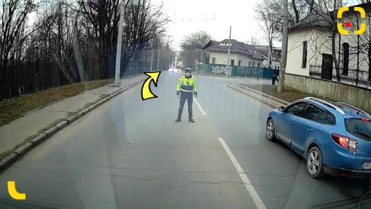 Ambulanță oprită pentru a permite trecerea coloanei oficiale a Guvernului României (video)