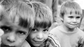 De la imaginile înfiorătoare din legănele de copii, din 1990, la reforma sistemului de „Protecția Copilului”