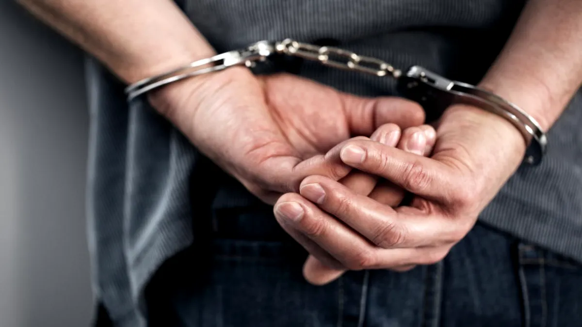 Descinderi la dealerii de droguri din Suceava! 2,3 kilograme de stupefiante, confiscate