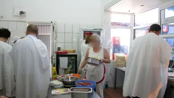 Alertă în magazine! Carne suspectată de pestă porcină și ouă cu Salmonella confiscate de DSVSA