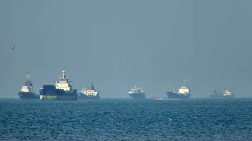 SUA lansează atacuri aeriene în Iran, dar afirmă că armistițiul este încă în vigoare
