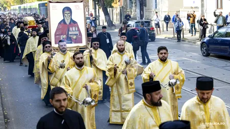 Sărbătoarea Sfântului Cuvios Dimitrie cel Nou: procesiune impresionantă cu mii de pelerini în Centrul Bucureştiului