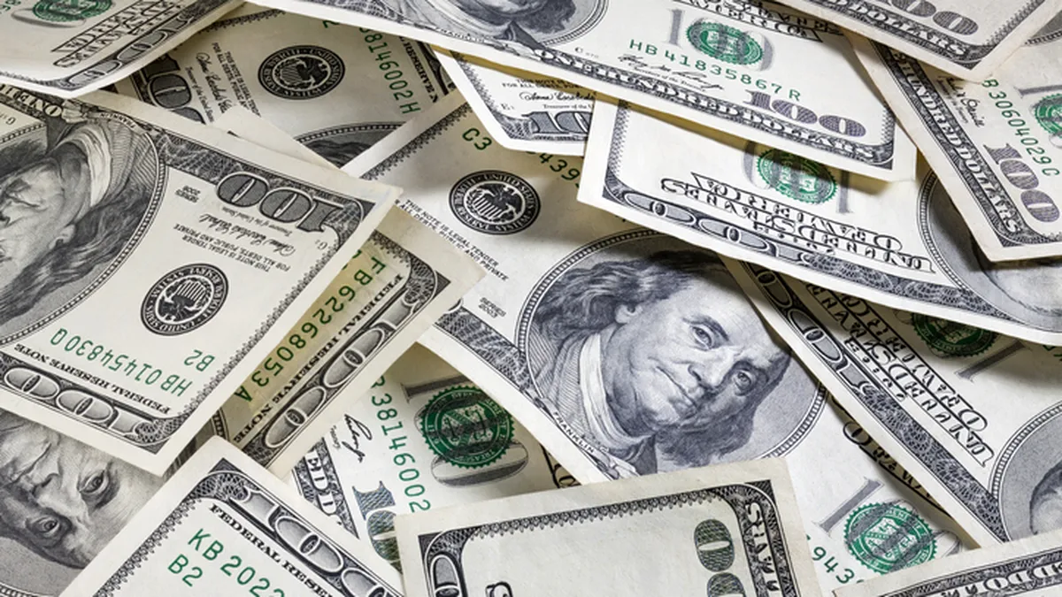 Bănet, nu glumă! Noroc că-l ține în bănci. Warren Buffet a ajuns la o cantitate de dolari în cash, de 277 de miliarde