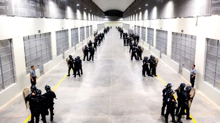 România, țara unde condamnații păzesc alți condamnați. 128 de pușcăriași, promovați „gardieni”