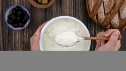 Ce au descoperit cercetătorii despre iaurt și una dintre cele mai agresive forme de cancer colorectal