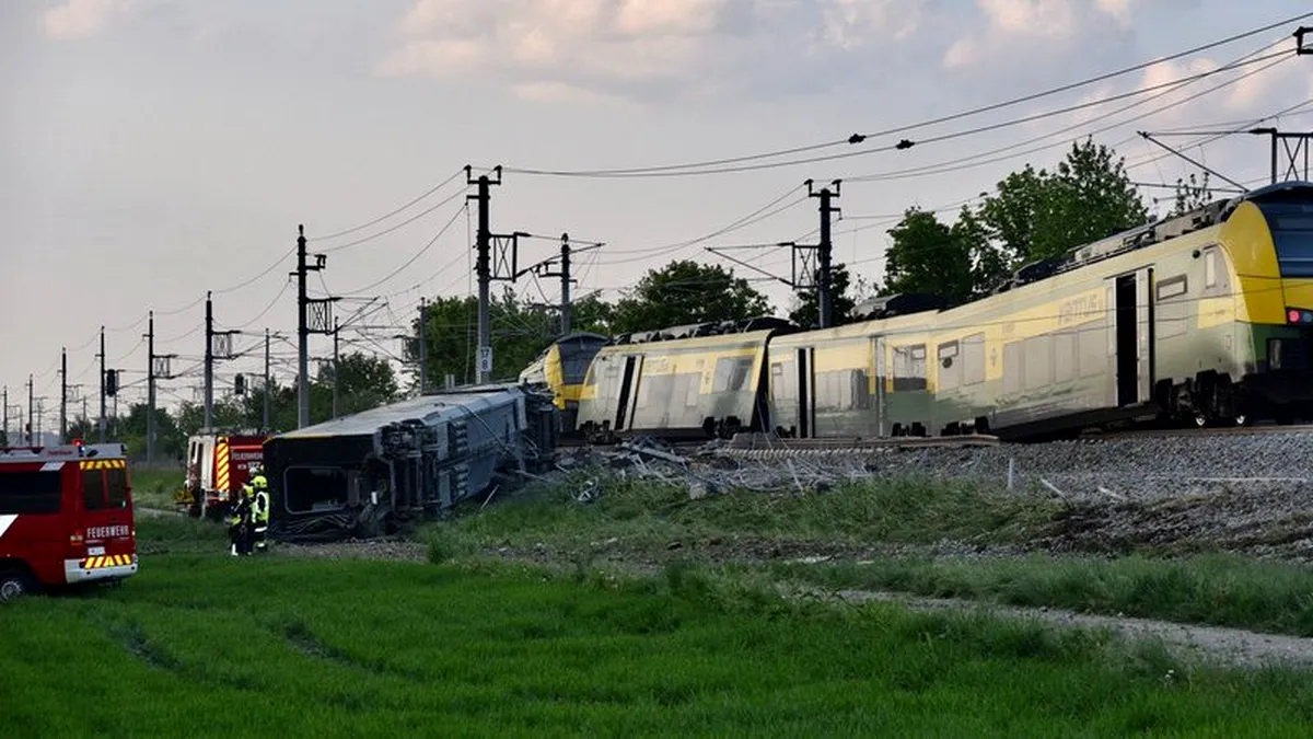 Un tren a deraiat în Austria. Accidentul feroviar e soldat cu morți și răniți