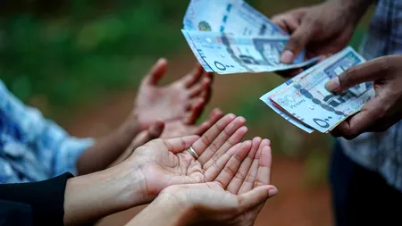 Primarii se revoltă şi cer salarii mai mari