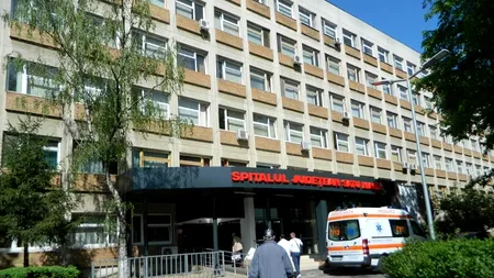 Scandal la Spitalul Județean din Satu Mare după ce o tânără însărcinată în șase luni a murit la ATI. Rudele au vrut să intre în spital