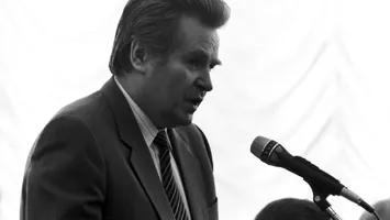 Defenestrări rusești: „Pravda” cade de la etajul 14 și „Adevărul” rămâne doar versiunea convenabilă