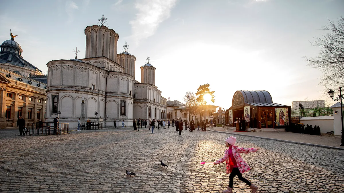 De ce au fost exceptate bisericile de la solicitarea certificatului verde la intrare. Explicația purtătorului de cuvânt al Patriarhiei