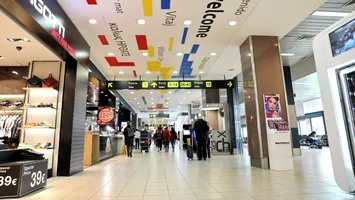 Românii au călătorit mai mult cu avionul în 2025. Care au fost principalele destinații (CIFRE OFICIALE)