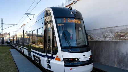 Un cunoscut producător auto a fabricat cel mai lung tramvai din lume. Unde va circula pentru prima dată