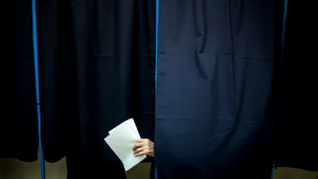 Reguli pentru votanți la alegerile de duminică. Ce nu ai voie să faci în cabina de vot