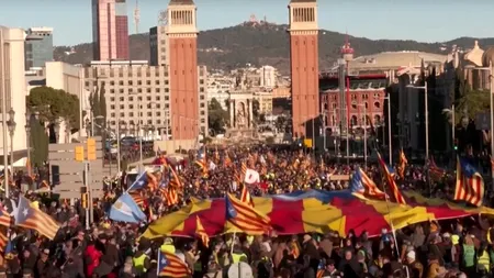 Mii de separatiști catalani fac apel pentru independența Cataloniei înainte de summitul Spania-Franța