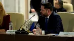 Cât mai costă un vot în Parlamentul României? „Un gest banal de curtoazie!”