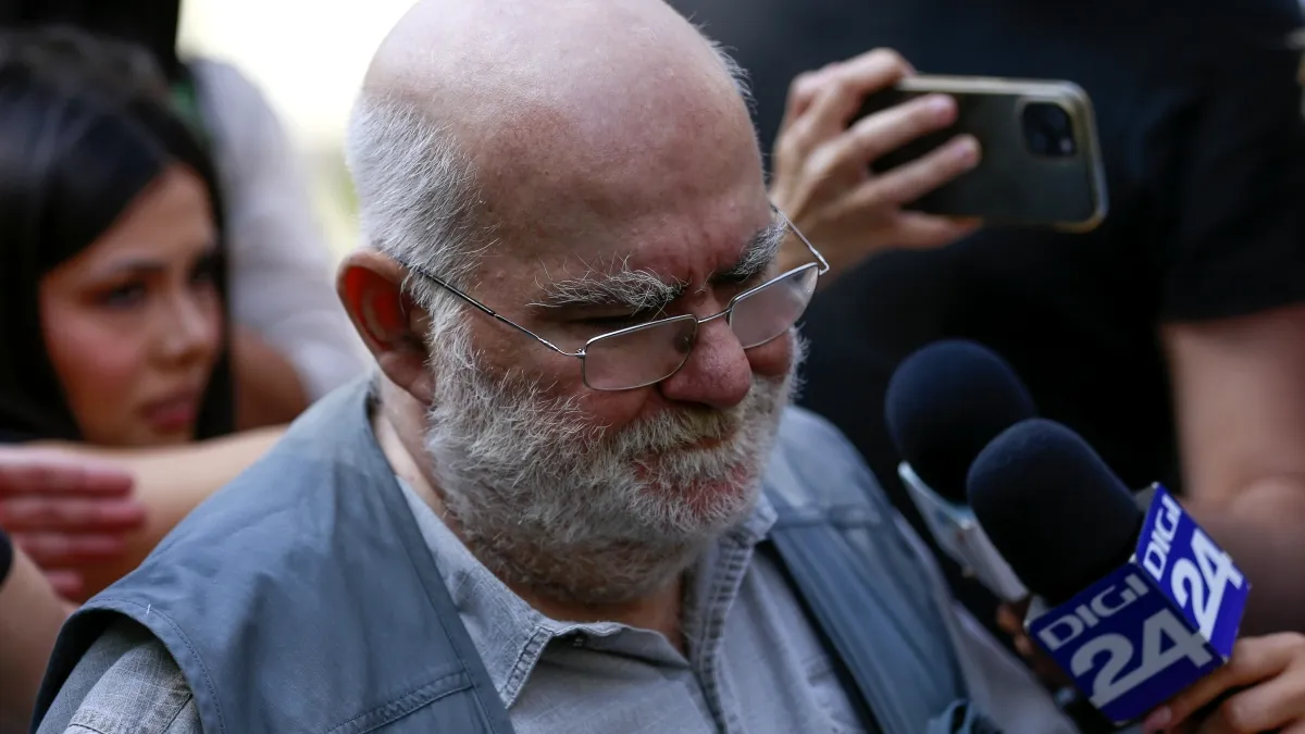 Alfred Bulai, fost profesor SNSPA, arestat preventiv pentru 30 de zile sub acuzații de agresiune sexuală