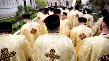 Măsurile de austeritate lovesc şi în biserică. Preoții, călugării și călugărițele rămân fără asigurare de sănătate