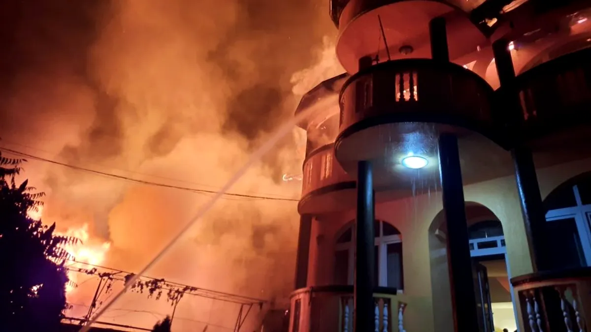 Incendiu devastator la o vilă din Sectorul 3: Un copil a murit și un bărbat a fost grav rănit (foto-video)