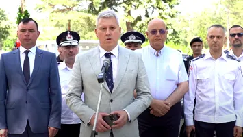 O ședință mare se desfășoară numai la mare: Predoiu și Despescu au convocat structurile MAI direct pe litoral