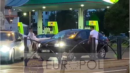 Blocat de un BMW și bătut cu o crosă de golf! Ce a pățit un șofer de Logan în București