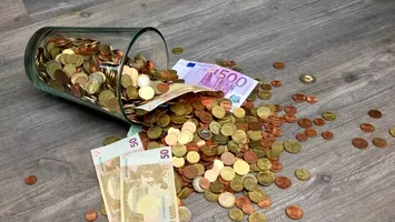 Curtea de Conturi demască „bugetul paralel”, șmecheria inventată de Guvern pentru alocarea banilor din pix